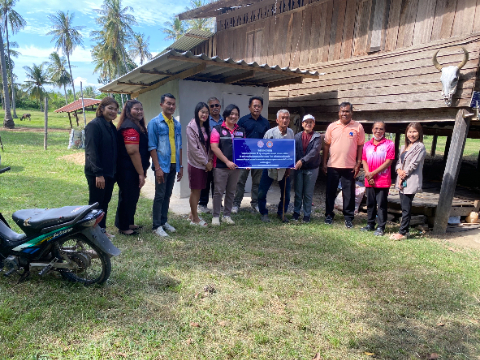 ส่งมอบบ้านผู้สูงอายุ