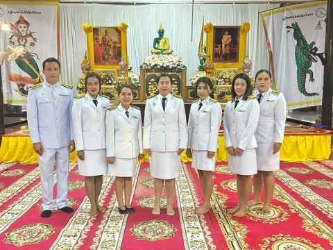 พิธีเจริญพระพุทธมนต์และทําบุญตักบาตร (ข้าวสารอาหารแห้ง)