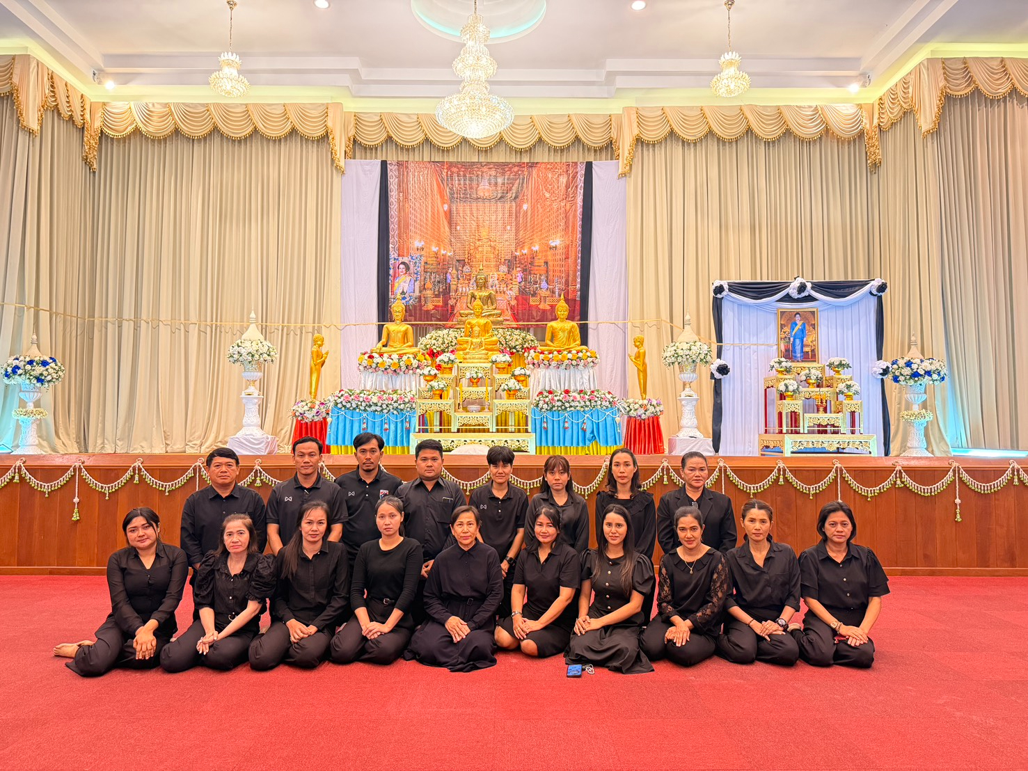 ร่วมพิธีบำเพ็ญกุศล สวดอภิธรรมอุทิศถวายพระราชกุศลแด่สมเด็จพระนางเจ้าสิริกิติ์ พระบรมราชินีนาถพระบรมราชชนนีพันปีหลวง. ณ ศาลาหอประชุมวัดกุยบุรี ตำบลกุยบุรี อำเภอกุยบุรี จังหวัดประจวบคีรีขันธ์