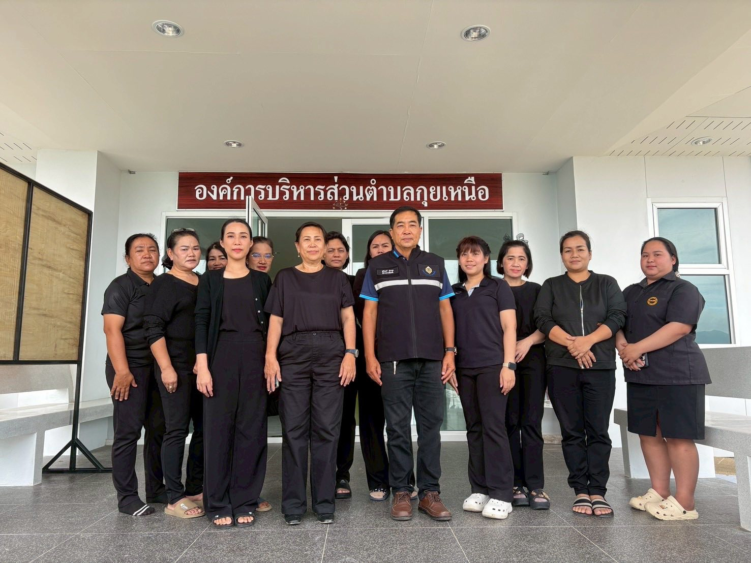 นายสุรินทร์ บัวงาม ผู้ตรวจการเลือกตั้งจังหวัดประจวบคีรีขันธ์ มาตรวจเยี่ยมศูนย์ประสานงานการเลือกตั้งประจำองค์การบริหารส่วนตำบลกุยเหนือ